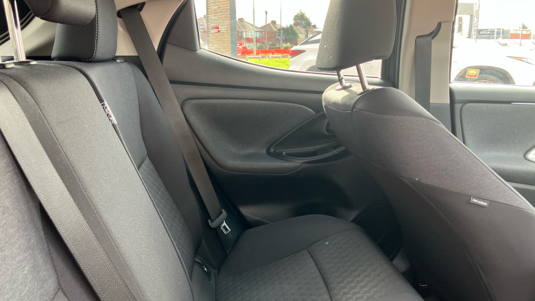 Toyota Yaris 1.5 Hybrid Design 5dr CVT Hybrid Hatchback